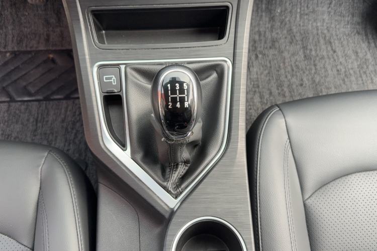 Used Geely Auto Vision 2020 1.5L Manual Value Edition Gear Lever