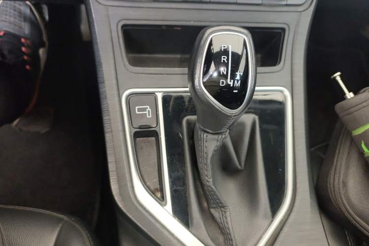 Used Geely Auto Vision 2020 Revised Version 1.5L CVT Asian Games Edition Gear Lever