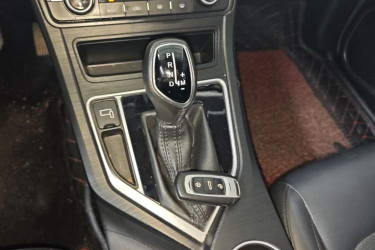 Used Geely Auto Vision 2020 1.5L CVT Value Edition Gear Lever