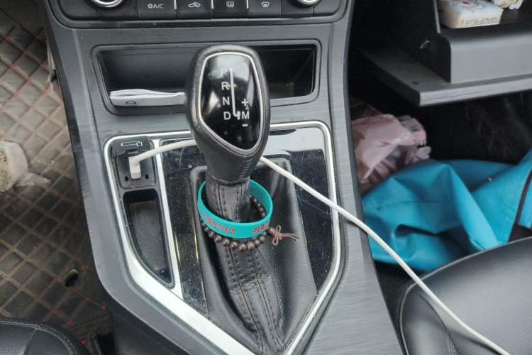 Used Geely Auto Vision 2020 Revised Version 1.5L CVT Asian Games Edition Gear Lever