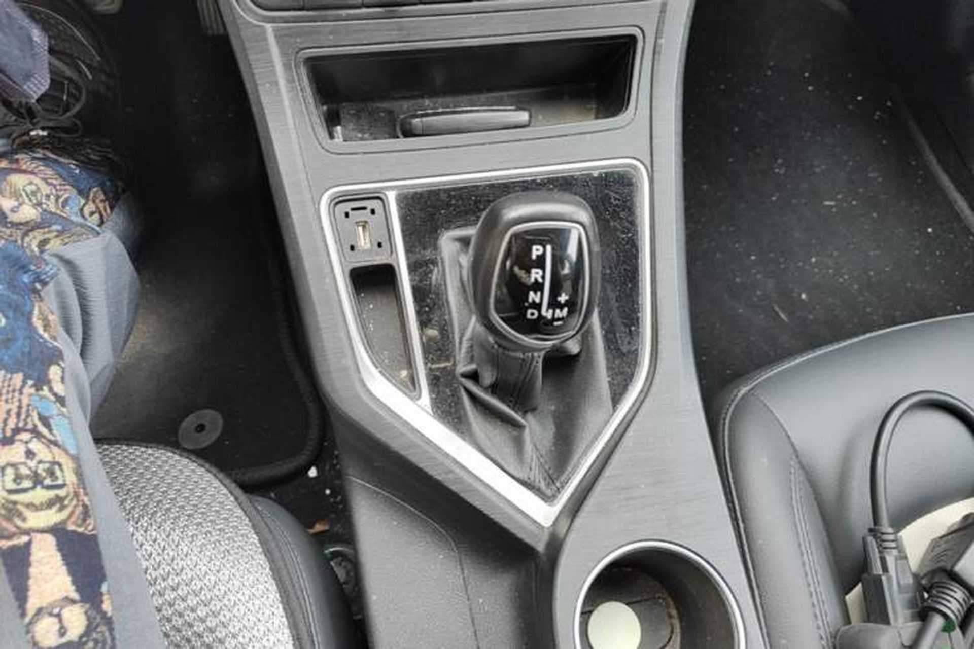 Used Geely Auto Vision 2020 Revised Version 1.5L CVT Asian Games Edition Gear Lever