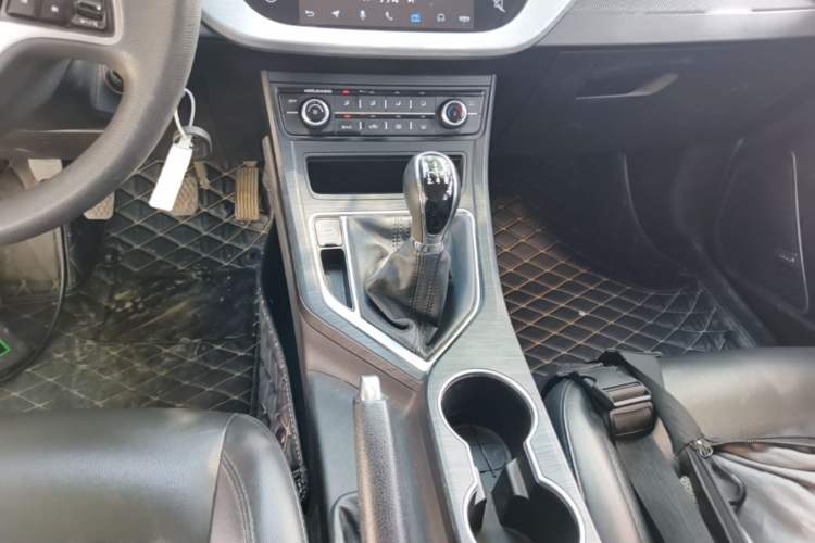 Used Geely Auto Vision 2020 1.5L Manual Value Edition Gear Lever