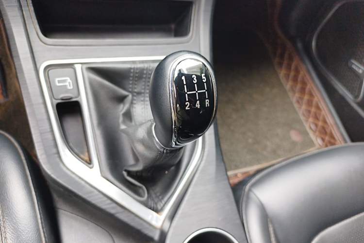 Used Geely Auto Vision 2020 Revised 1.5L Manual Asian Games Edition Gear Lever