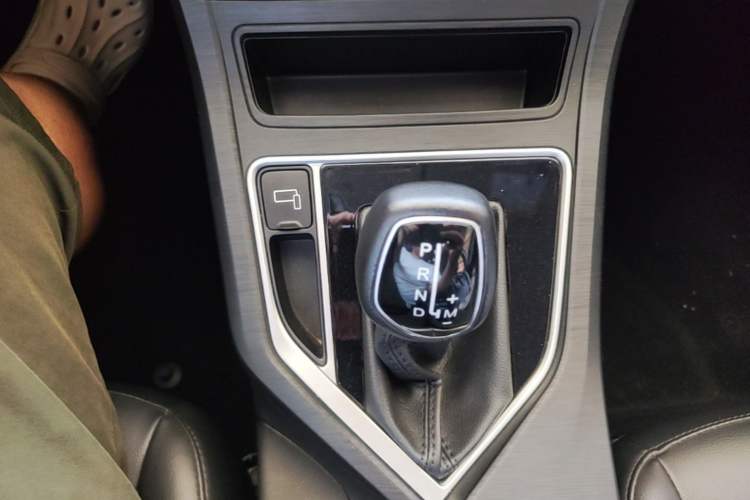 Used Geely Auto Vision 2020 Revised Version 1.5L CVT Asian Games Edition Gear Lever
