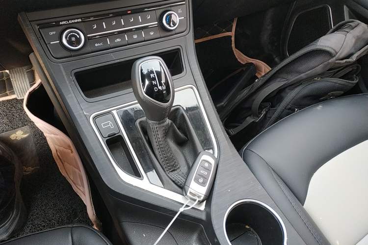 Used Geely Auto Vision 2020 Revised Version 1.5L CVT Asian Games Edition Gear Lever