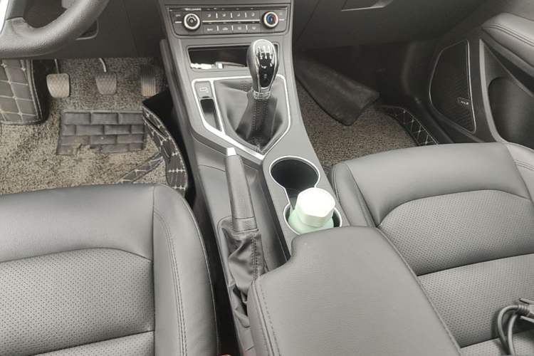 Used Geely Auto Vision 2020 1.5L Manual Asian Games Edition Gear Lever