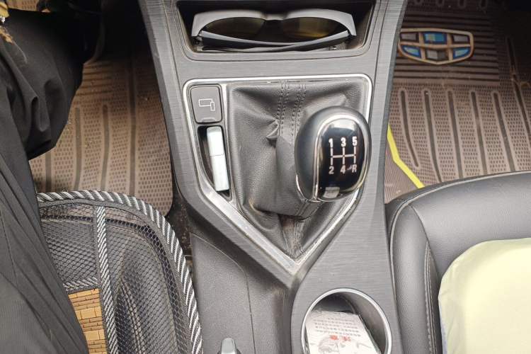 Used Geely Auto Vision 2020 Revised 1.5L Manual Asian Games Edition Gear Lever