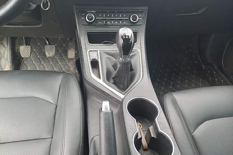 Used Geely Auto Vision 2020 Revised 1.5L Manual Asian Games Edition Gear Lever
