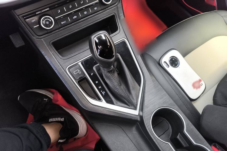 Used Geely Auto Vision 2020 Revised Version 1.5L CVT Asian Games Edition Gear Lever