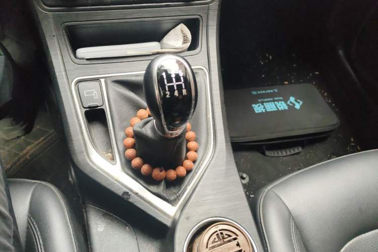 Used Geely Auto Vision 2020 1.5L Manual Value Edition Gear Lever