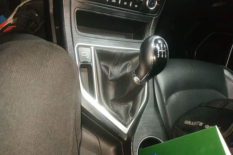 Used Geely Auto Vision 2020 Revised 1.5L Manual Asian Games Edition Gear Lever