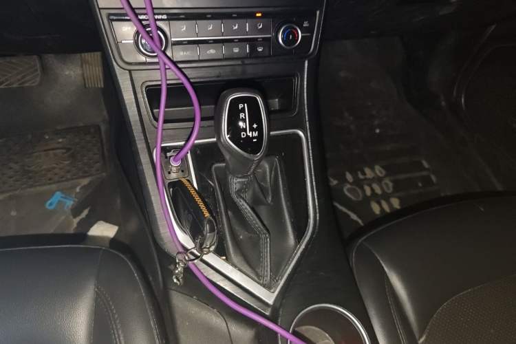 Used Geely Auto Vision 2020 1.5L CVT Value Edition Gear Lever
