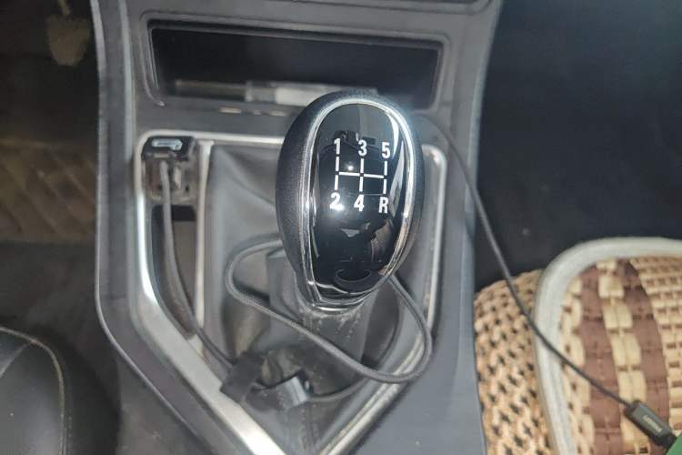 Used Geely Auto Vision 2020 Revised 1.5L Manual Asian Games Edition Gear Lever