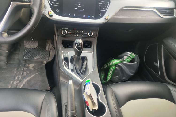 Used Geely Auto Vision 2020 Revised Version 1.5L CVT Asian Games Edition Gear Lever