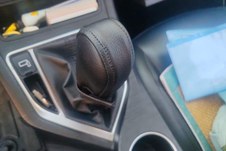 Used Geely Auto Vision 2020 Revised 1.5L Manual Asian Games Edition Gear Lever