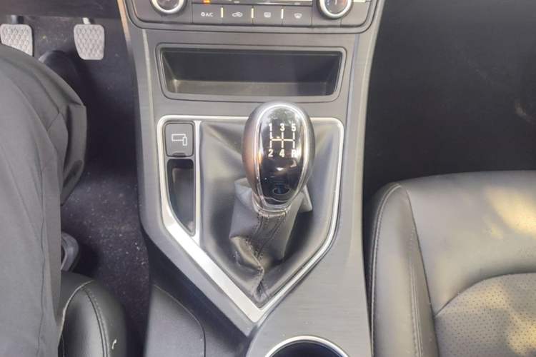 Used Geely Auto Vision 2020 1.5L Manual Asian Games Edition Gear Lever