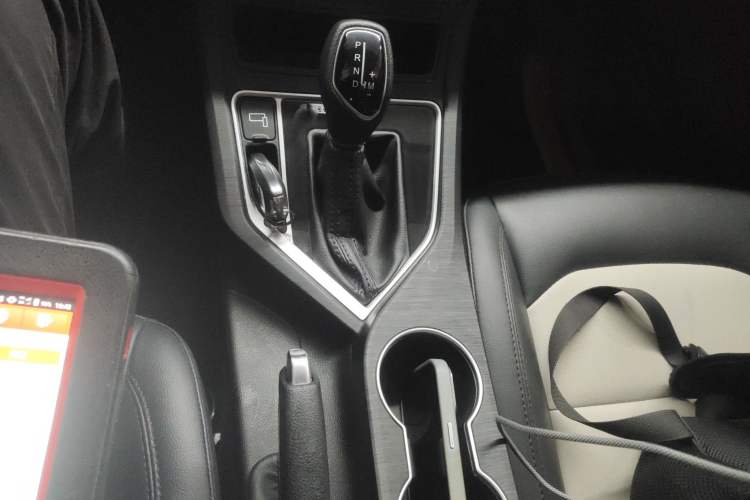 Used Geely Auto Vision 2020 Revised Version 1.5L CVT Asian Games Edition Gear Lever