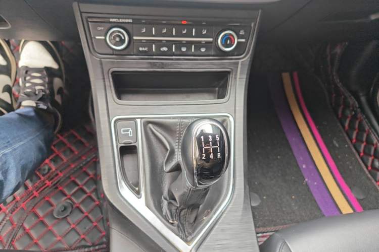Used Geely Auto Vision 2020 Revised 1.5L Manual Asian Games Edition Gear Lever