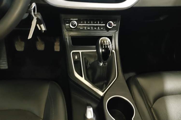Used Geely Auto Vision 2020 1.5L Manual Value Edition Gear Lever
