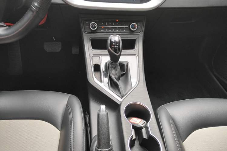 Used Geely Auto Vision 2020 1.5L CVT Value Edition Gear Lever