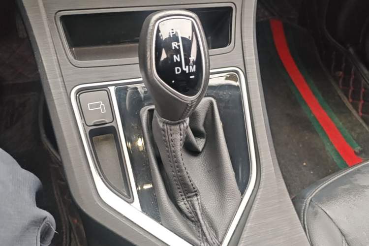 Used Geely Auto Vision 2020 1.5L CVT Value Edition Gear Lever