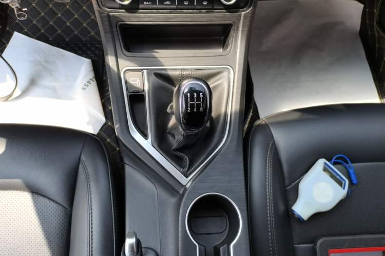 Used Geely Auto Vision 2020 Revised 1.5L Manual Asian Games Edition Gear Lever