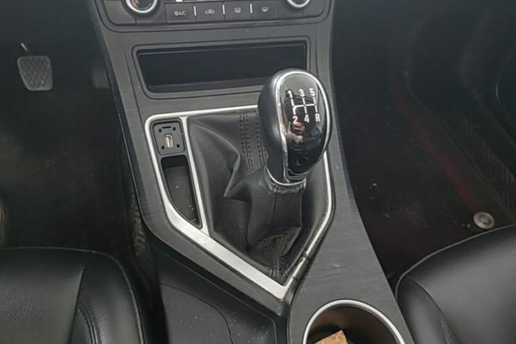 Used Geely Auto Vision 2020 1.5L Manual Asian Games Edition Gear Lever