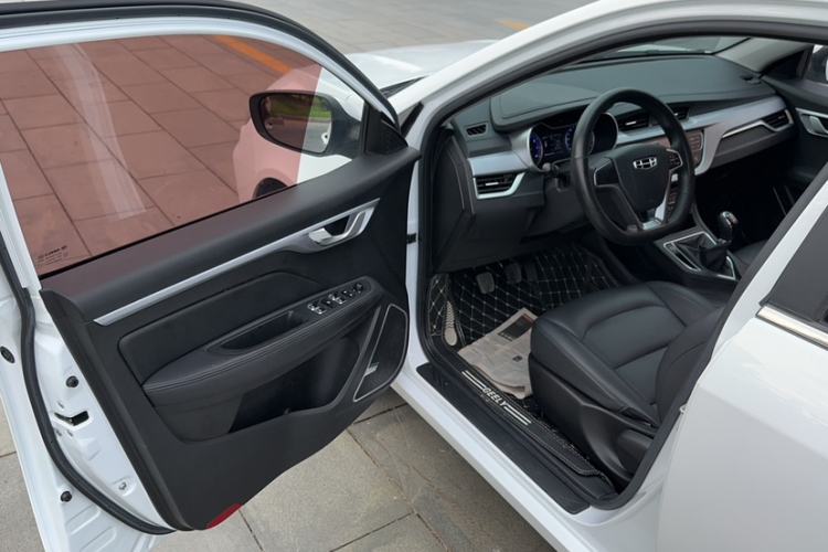 Used Geely Auto Vision 2020 Revised 1.5L Manual Asian Games Edition Interior 3