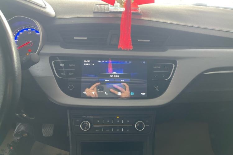 Used Geely Auto Vision 2020 Revised 1.5L Manual Asian Games Edition Interior 3