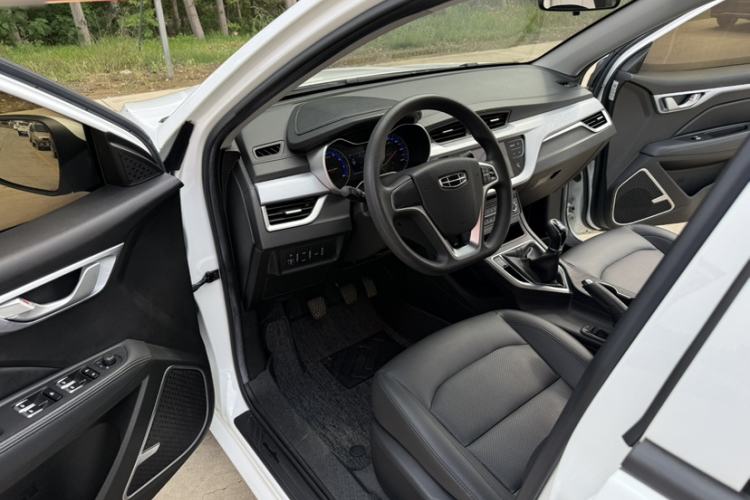 Used Geely Auto Vision 2020 1.5L Manual Value Edition Interior 3