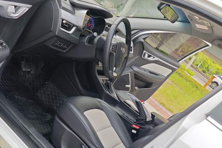 Used Geely Auto Vision 2020 Revised Version 1.5L CVT Asian Games Edition Interior 3