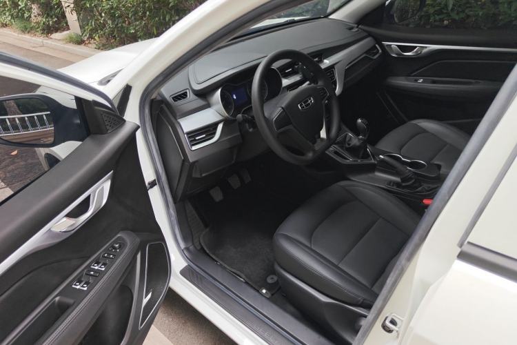 Used Geely Auto Vision 2020 1.5L Manual Value Edition Interior 3