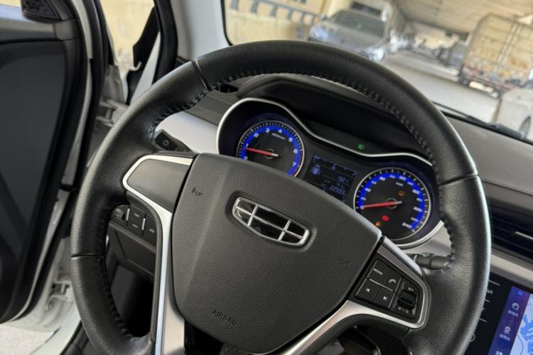 Used Geely Auto Vision 2020 Revised 1.5L Manual Asian Games Edition Interior 4