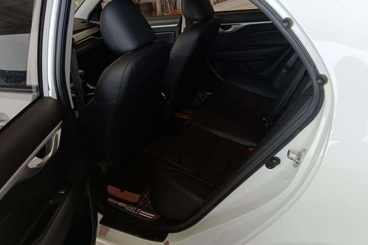 Used Geely Auto Vision 2020 1.5L Manual Value Edition Interior 4