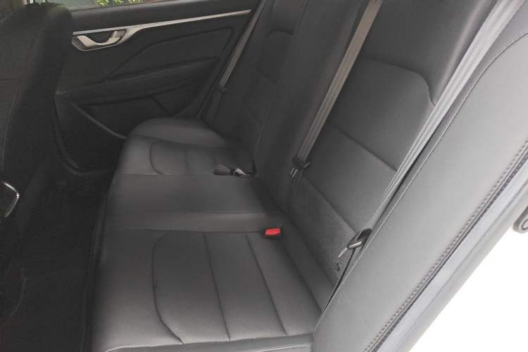 Used Geely Auto Vision 2020 1.5L Manual Value Edition Interior 4
