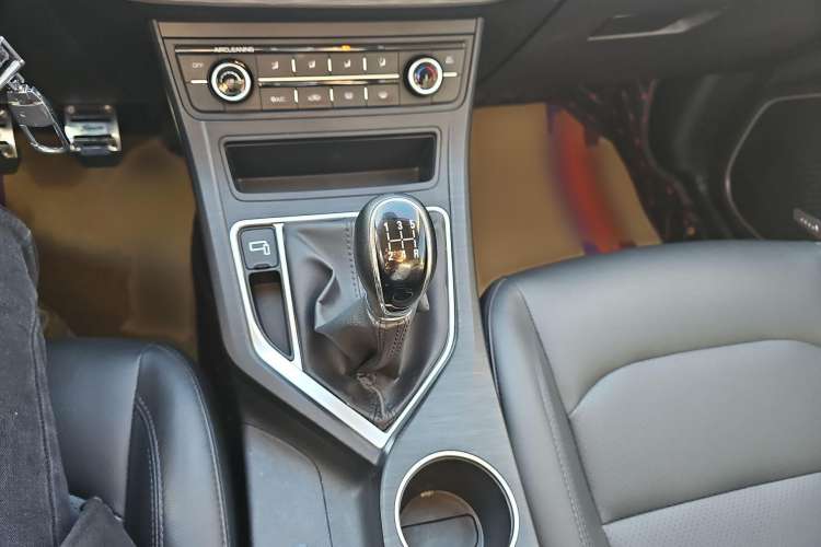 Used Geely Auto Vision 2020 1.5L Manual Asian Games Edition Interior 5