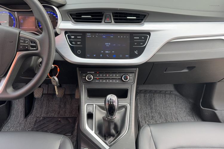 Used Geely Auto Vision 2020 1.5L Manual Value Edition Interior 5