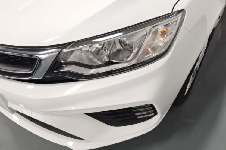 Used Geely Auto Vision 2020 Revised Version 1.5L CVT Asian Games Edition Left Front Headlight