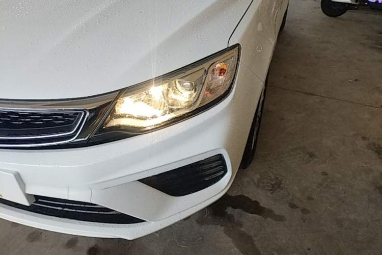 Used Geely Auto Vision 2020 Revised Version 1.5L CVT Asian Games Edition Left Front Headlight