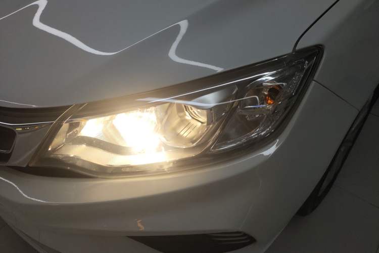 Used Geely Auto Vision 2020 Revised Version 1.5L CVT Asian Games Edition Left Front Headlight
