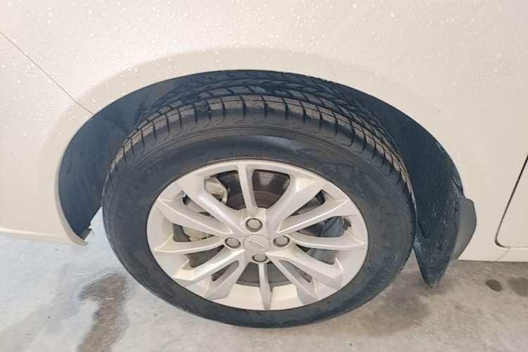 Used Geely Auto Vision 2020 Revised Version 1.5L CVT Asian Games Edition Left Front Wheel Hub