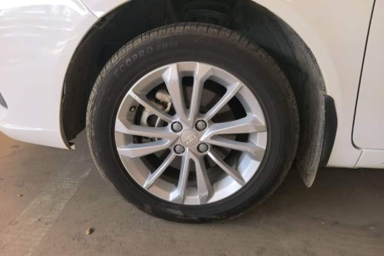 Used Geely Auto Vision 2020 Revised Version 1.5L CVT Asian Games Edition Left Front Wheel Hub