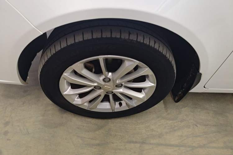 Used Geely Auto Vision 2020 1.5L CVT Value Edition Left Front Wheel Hub