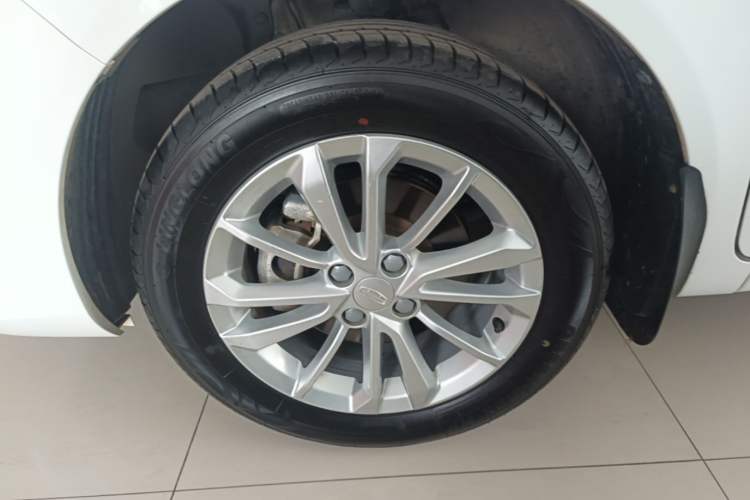 Used Geely Auto Vision 2020 Revised Version 1.5L CVT Asian Games Edition Left Front Wheel Hub