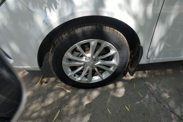 Used Geely Auto Vision 2020 Revised Version 1.5L CVT Asian Games Edition Left Front Wheel Hub