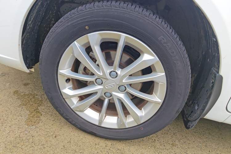 Used Geely Auto Vision 2020 Revised 1.5L Manual Asian Games Edition Left Front Wheel Hub