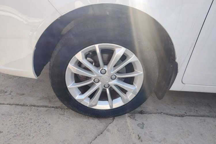 Used Geely Auto Vision 2020 Revised 1.5L Manual Asian Games Edition Left Front Wheel Hub