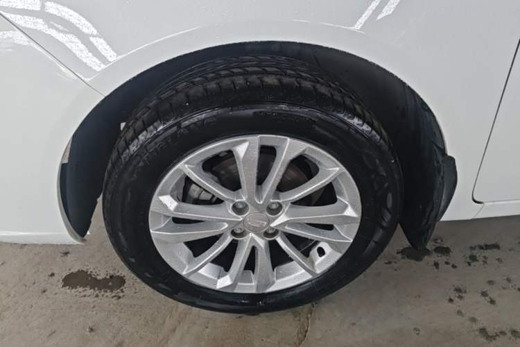 Used Geely Auto Vision 2020 1.5L CVT Value Edition Left Front Wheel Hub