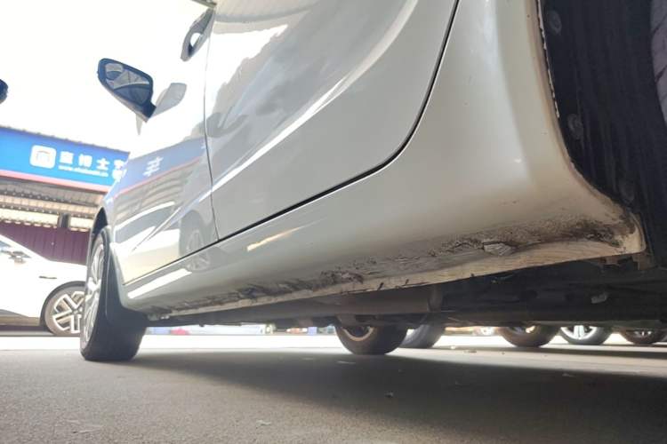 Used Geely Auto Vision 2020 Revised Version 1.5L CVT Asian Games Edition Left Side Sill