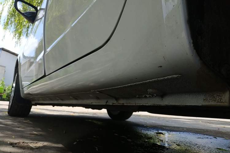 Used Geely Auto Vision 2020 Revised Version 1.5L CVT Asian Games Edition Left Side Sill